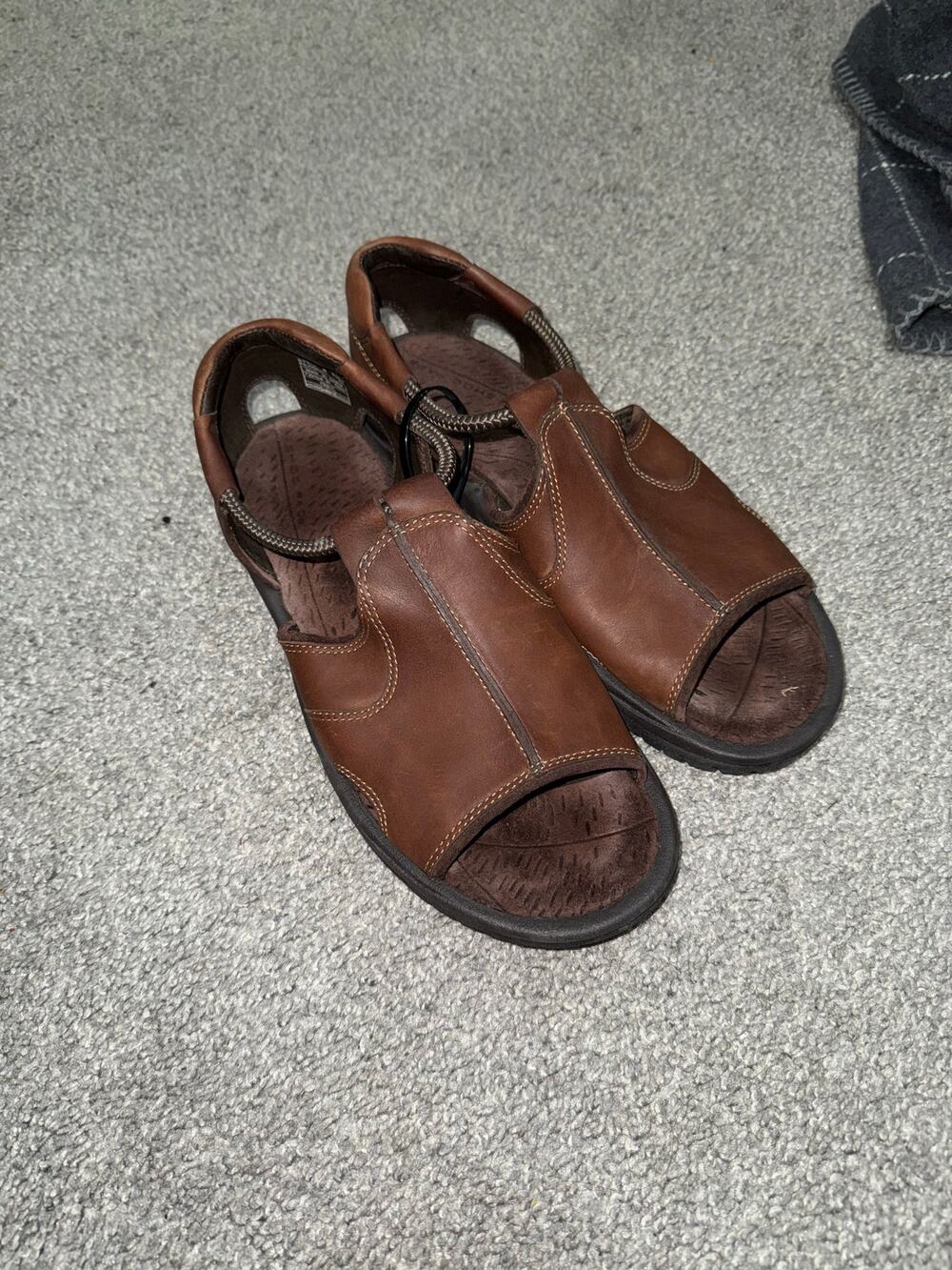 Teva brown leather peasant sandal size 9.5